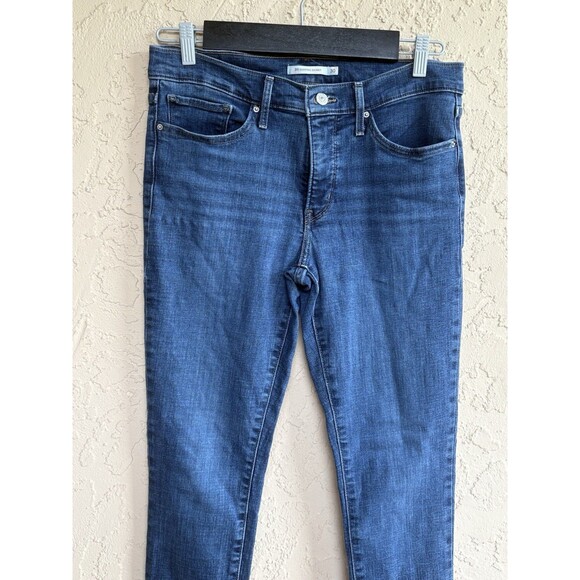 Levis 311 Shaping Skinny Women's Size 30 Blue Stretch Medium Wash Denim Jeans - Picture 1 of 8